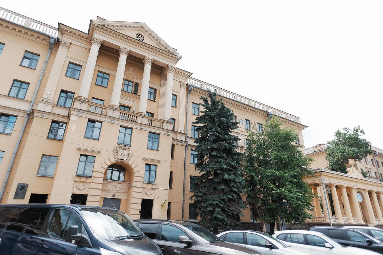So Fashionable Apartment In The Heart Of Minsk Bagian luar foto
