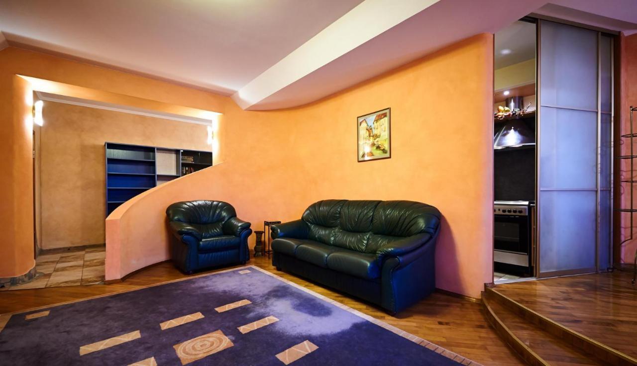 So Fashionable Apartment In The Heart Of Minsk Bagian luar foto