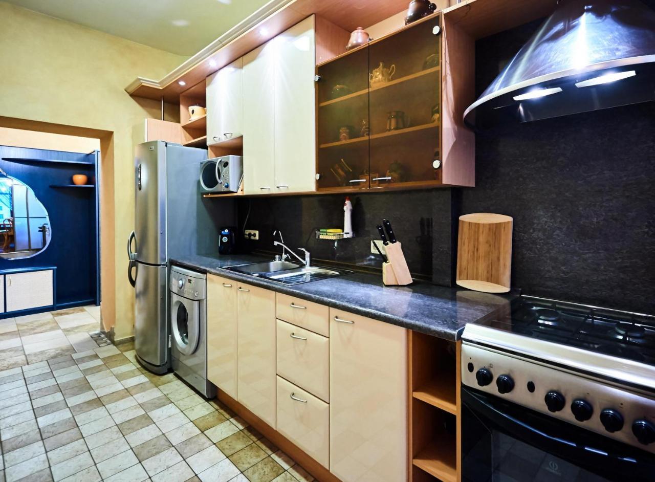 So Fashionable Apartment In The Heart Of Minsk Bagian luar foto